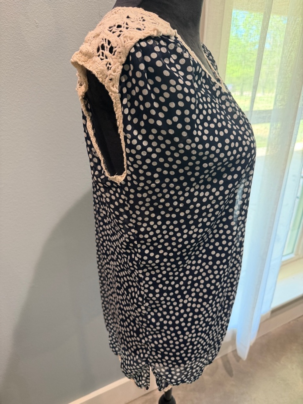 Bisou Bisou Crocket Flowy Breezy Navy Blue and White Polka Dot Sleeveless Blouse